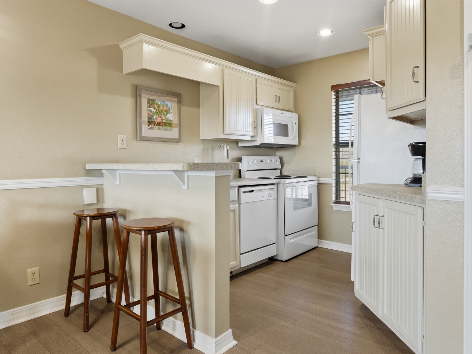 Cabin Residence kitchen with bar stools